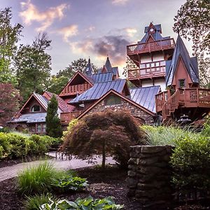 Landoll'S Mohican Castle